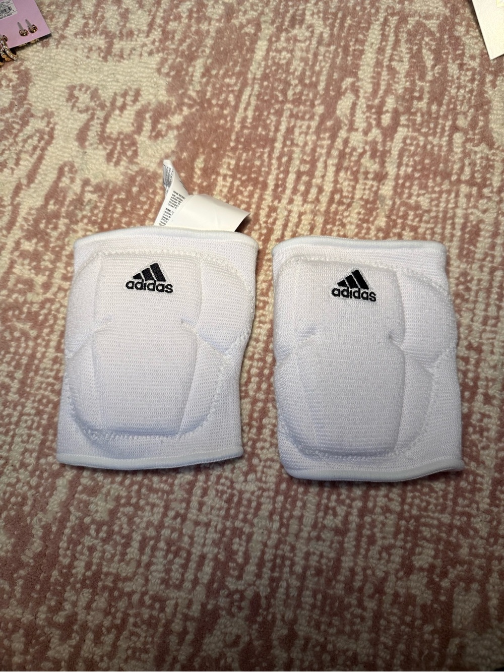 NWOT Youth Large adidas White knee pads for Volleyball Season